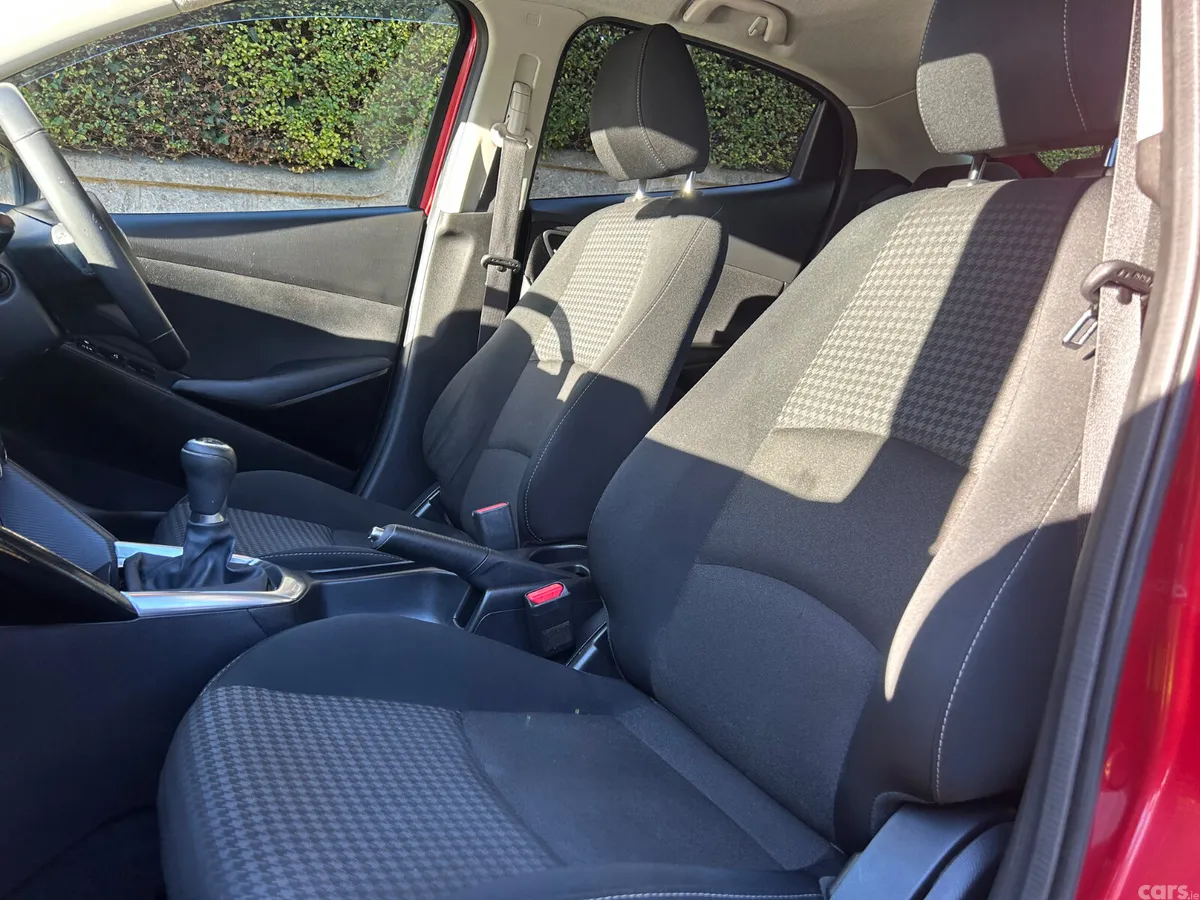 Mazda Mazda2 Hatchback, Petrol, 2017, Red