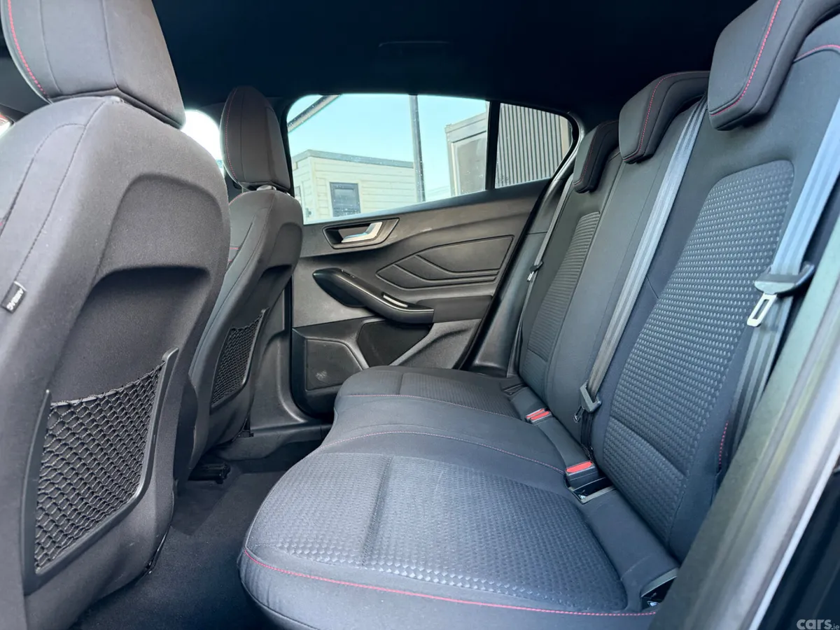 Ford Focus Hatchback, Diesel, 2020, Black