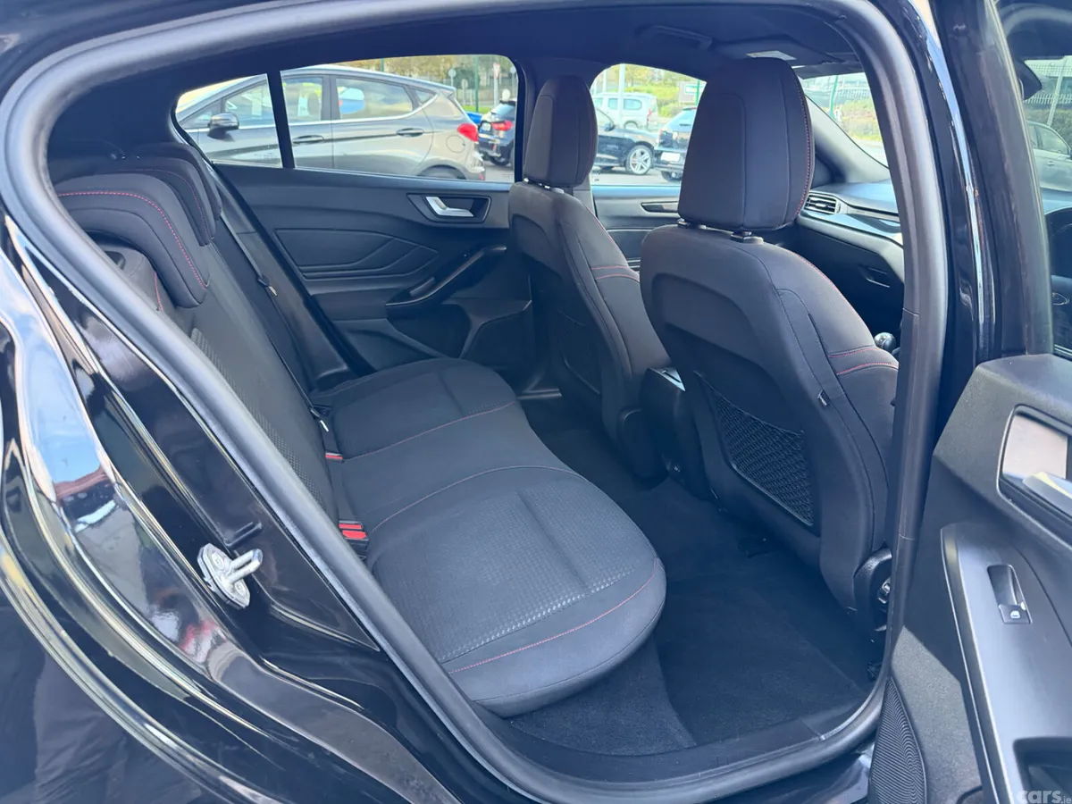 Ford Focus Hatchback, Diesel, 2020, Black