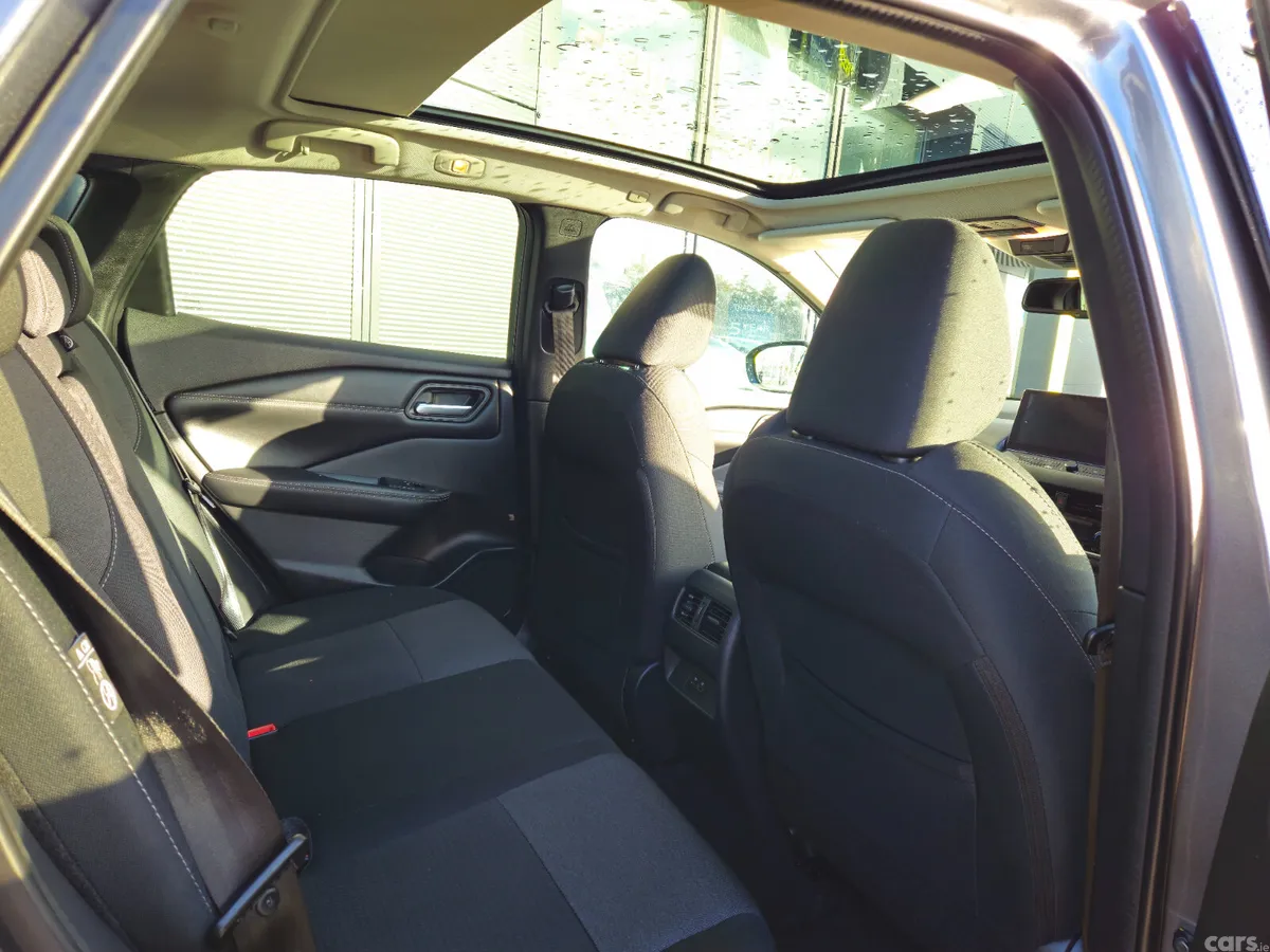 Nissan Qashqai MPV, Petrol, 2024, Grey
