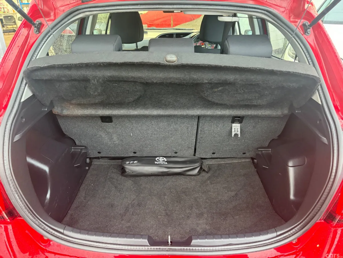 Toyota Yaris Hatchback, Petrol, 2016, Red