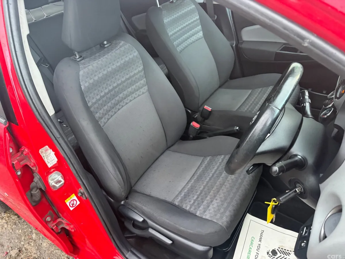 Toyota Yaris Hatchback, Petrol, 2016, Red