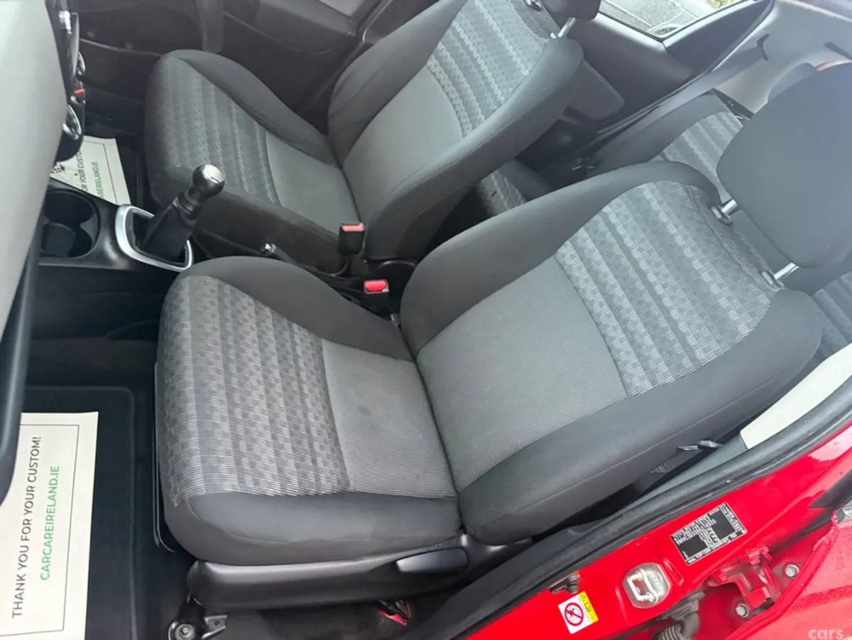 Toyota Yaris Hatchback, Petrol, 2016, Red