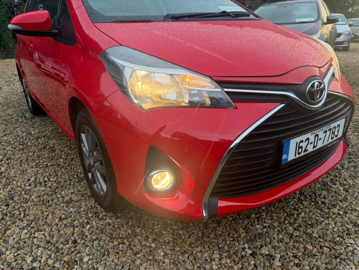 Toyota Yaris Hatchback, Petrol, 2016, Red