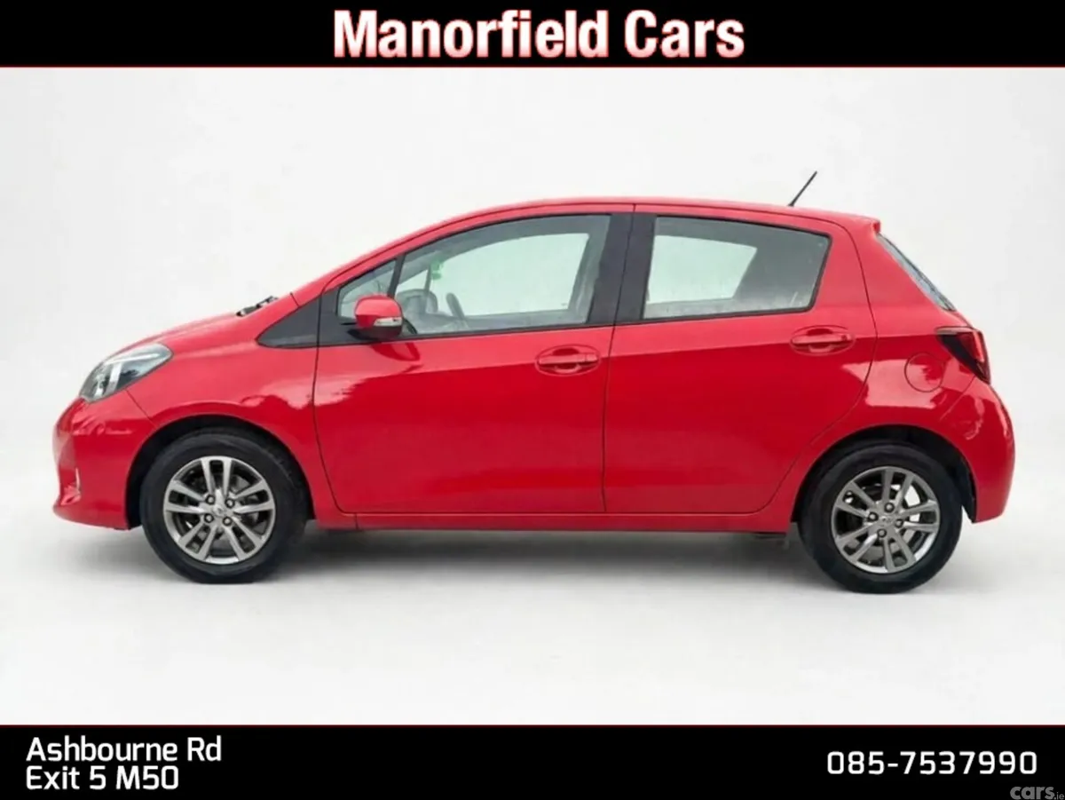 Toyota Yaris Hatchback, Petrol, 2016, Red