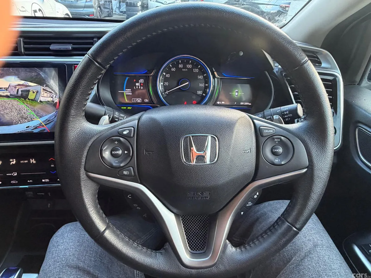 Honda Grace Saloon, Petrol Hybrid, 2015, White
