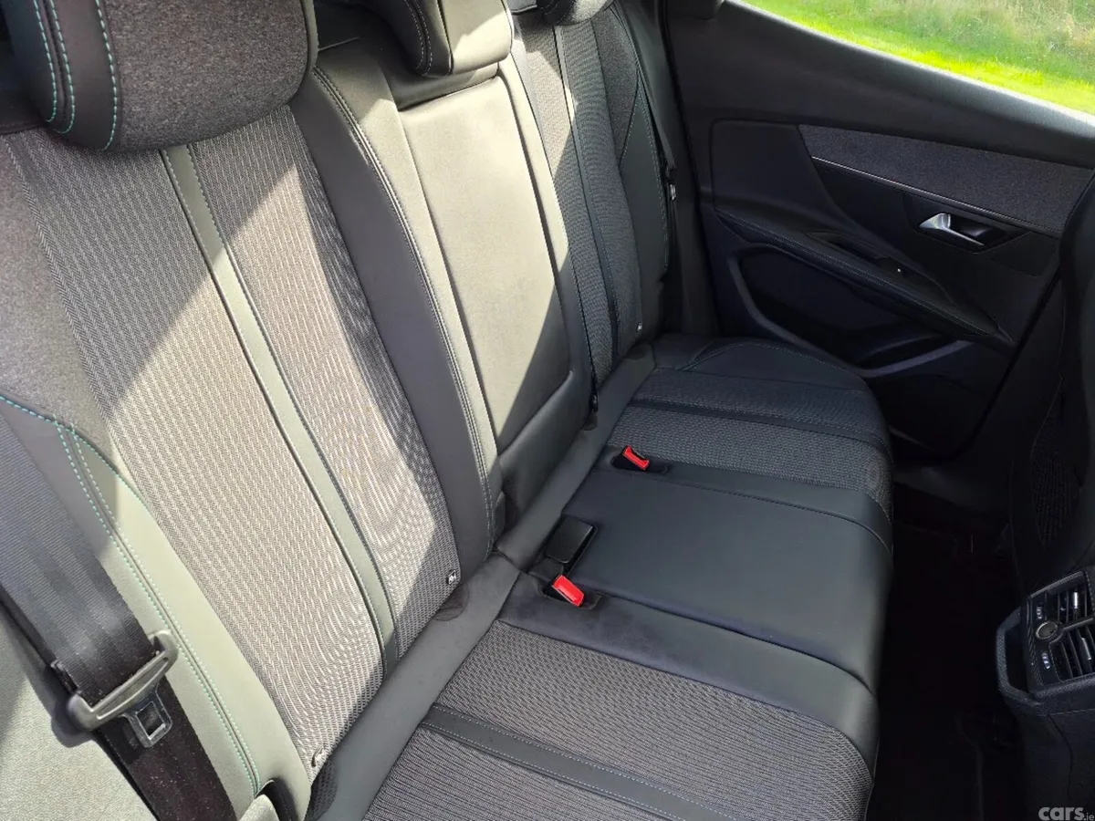Peugeot 3008 MPV, Diesel, 2022, Grey