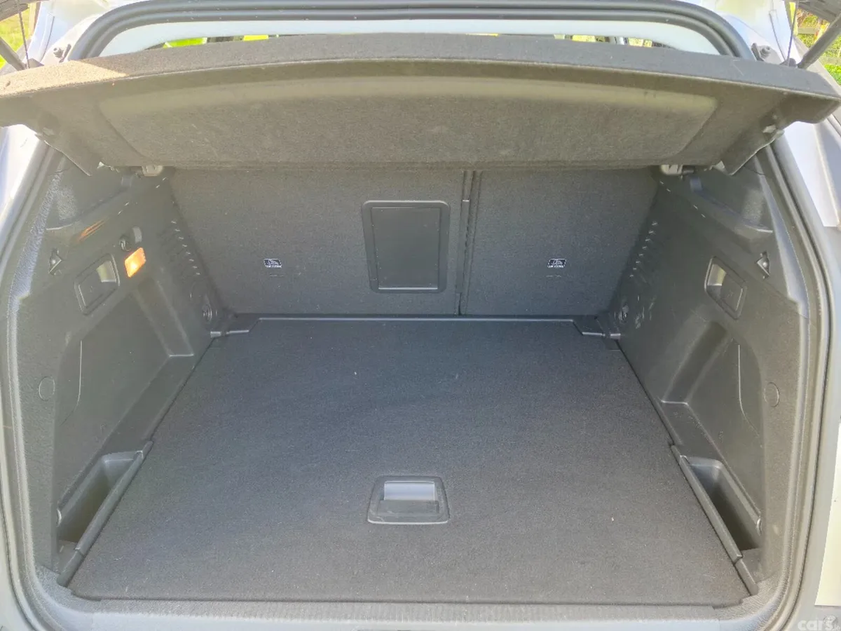 Peugeot 3008 MPV, Diesel, 2022, Grey