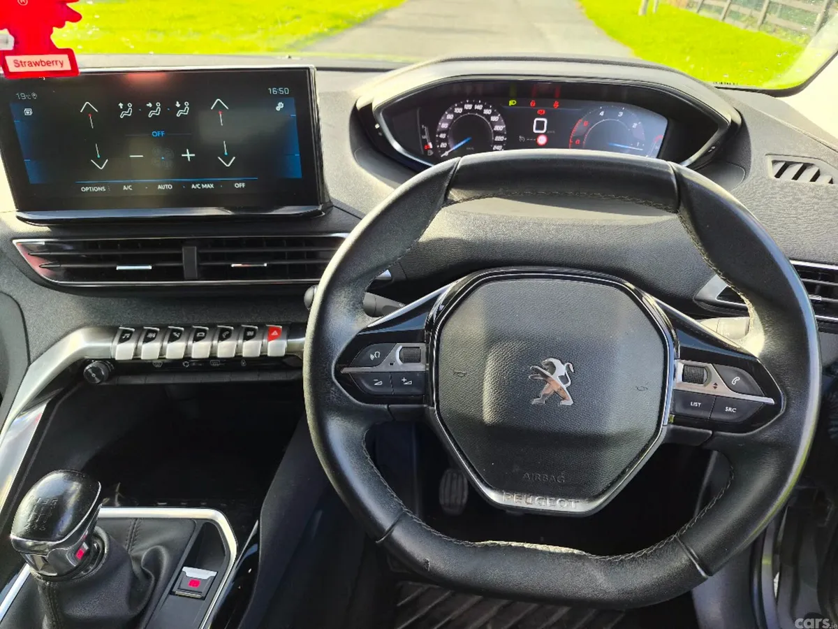 Peugeot 3008 MPV, Diesel, 2022, Grey