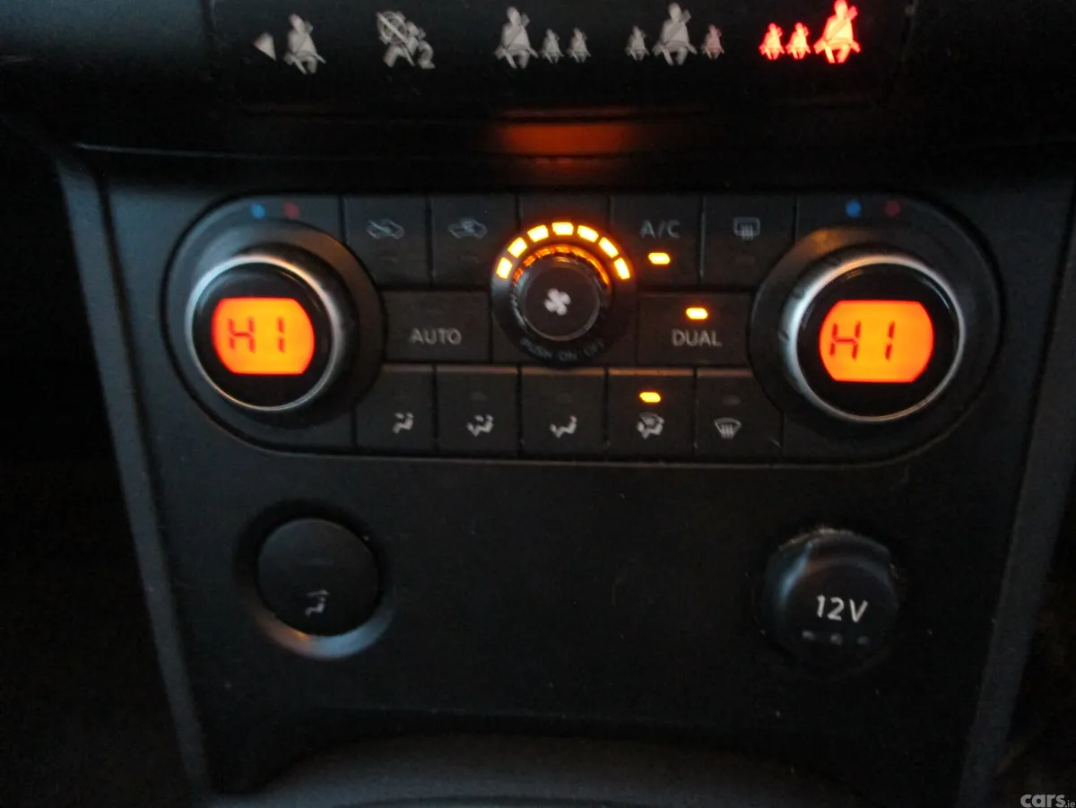 Nissan Qashqai Hatchback, Diesel, 2009, Silver