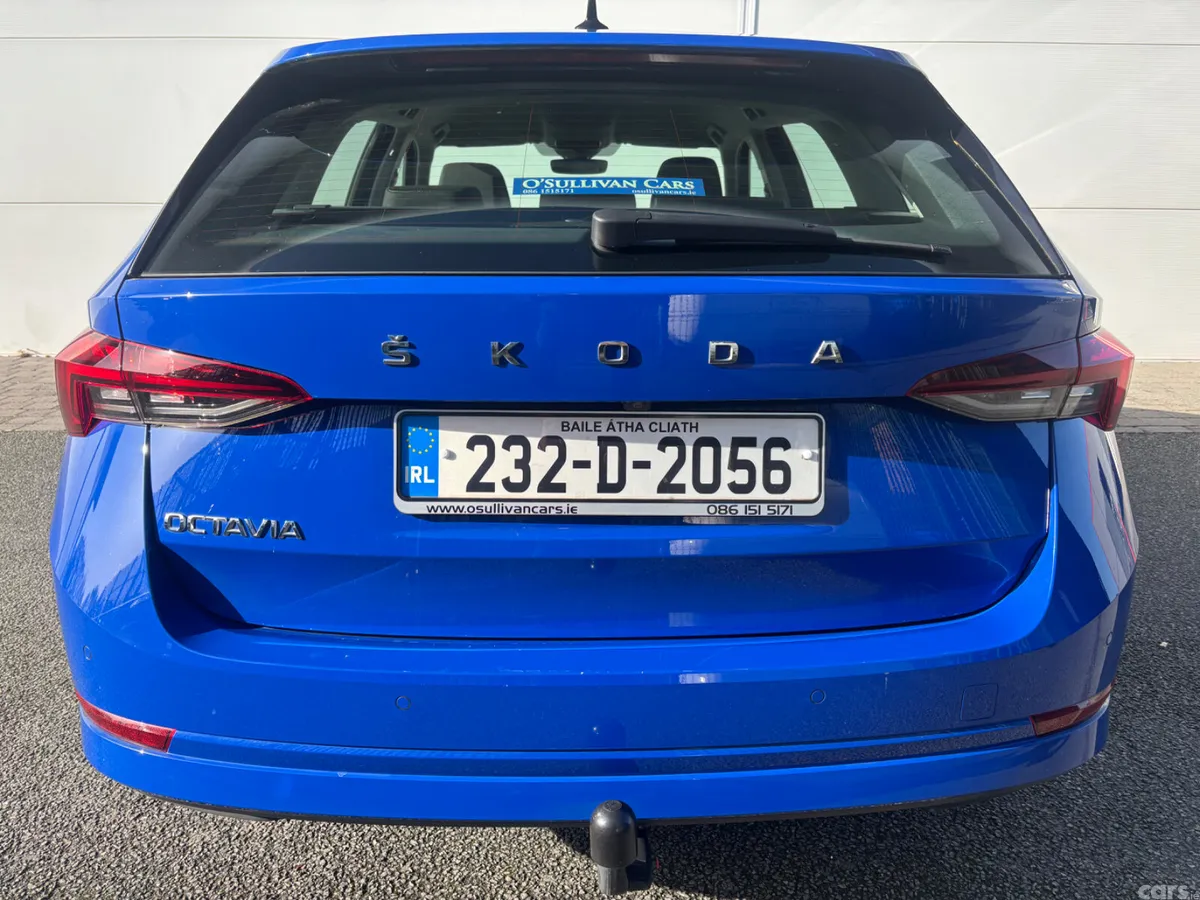 Skoda Octavia Estate, Petrol, 2023, Blue