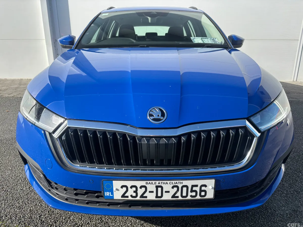 Skoda Octavia Estate, Petrol, 2023, Blue