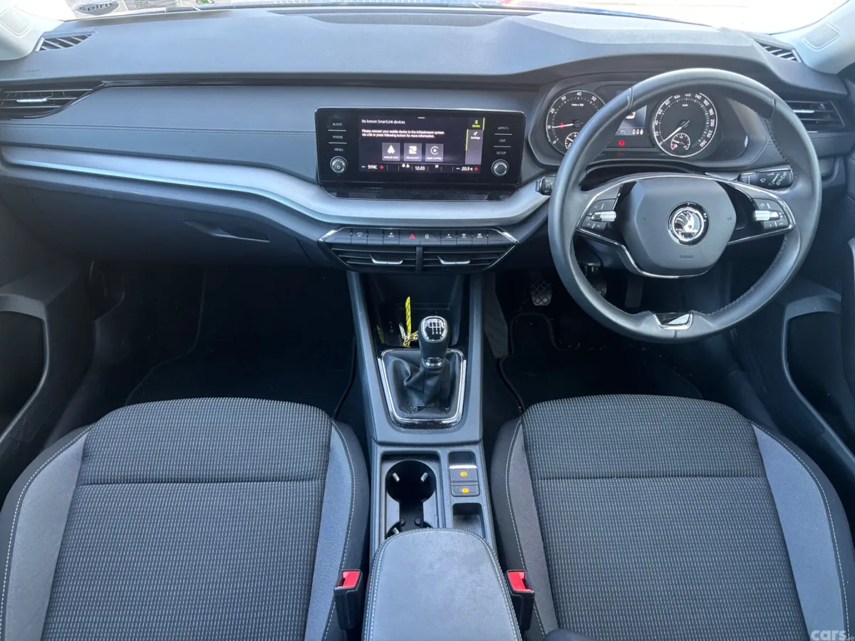 Skoda Octavia Estate, Petrol, 2023, Blue