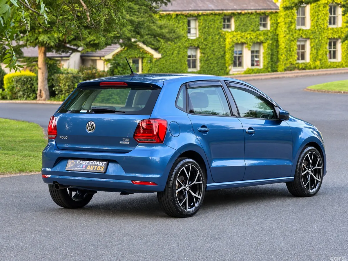 Volkswagen Polo Hatchback, Petrol, 2017, Blue