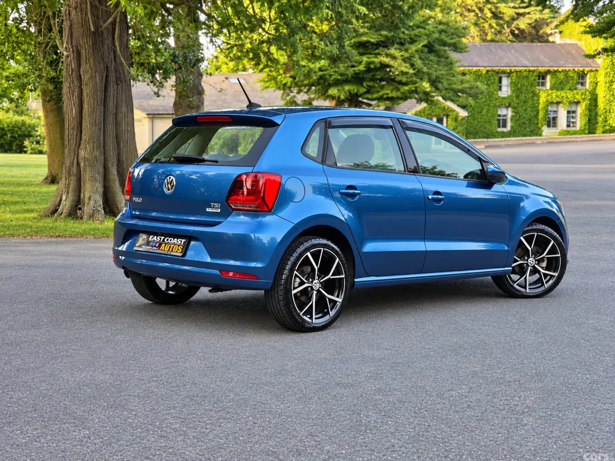 Volkswagen Polo Hatchback, Petrol, 2017, Blue