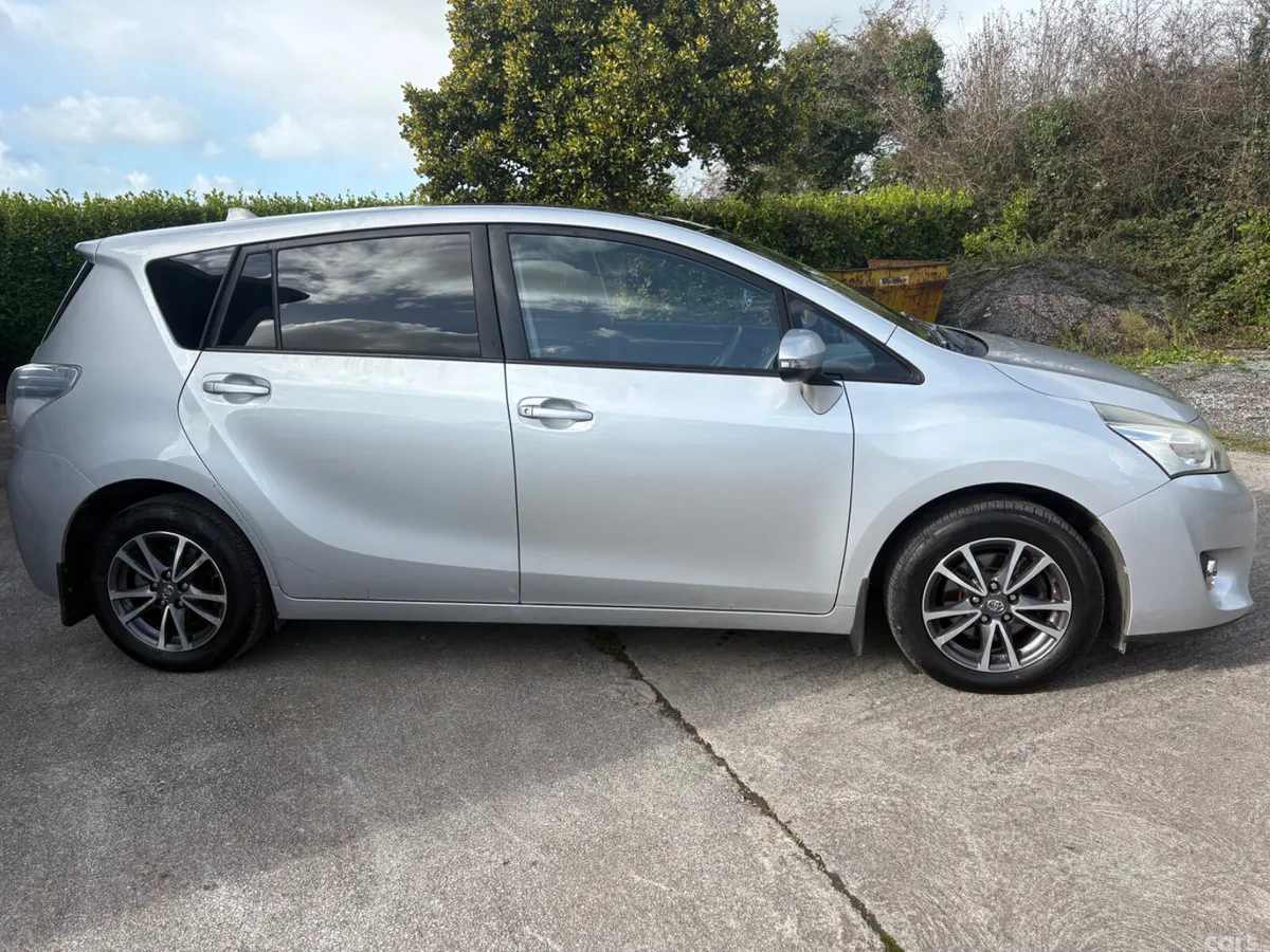 Toyota Verso MPV, Diesel, 2015, Silver