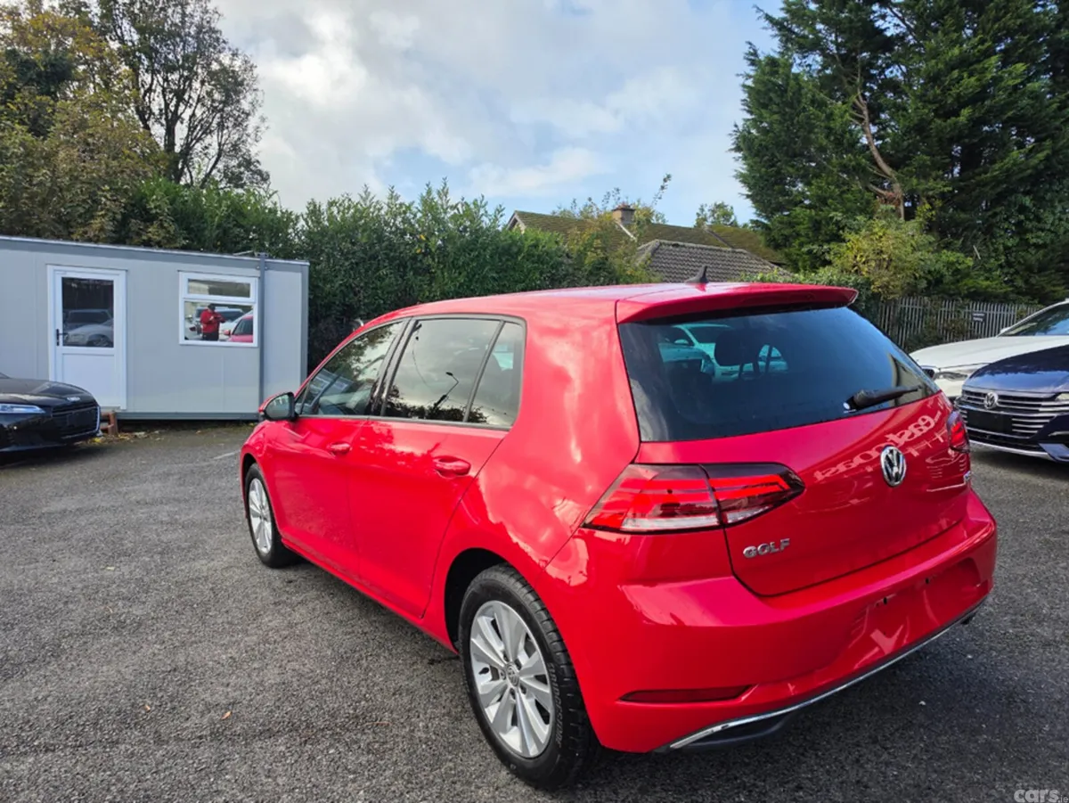 Volkswagen Golf Hatchback, Petrol, 2017, Red
