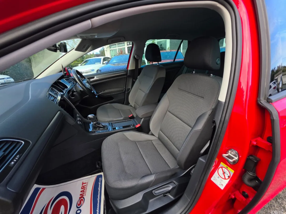 Volkswagen Golf Hatchback, Petrol, 2017, Red