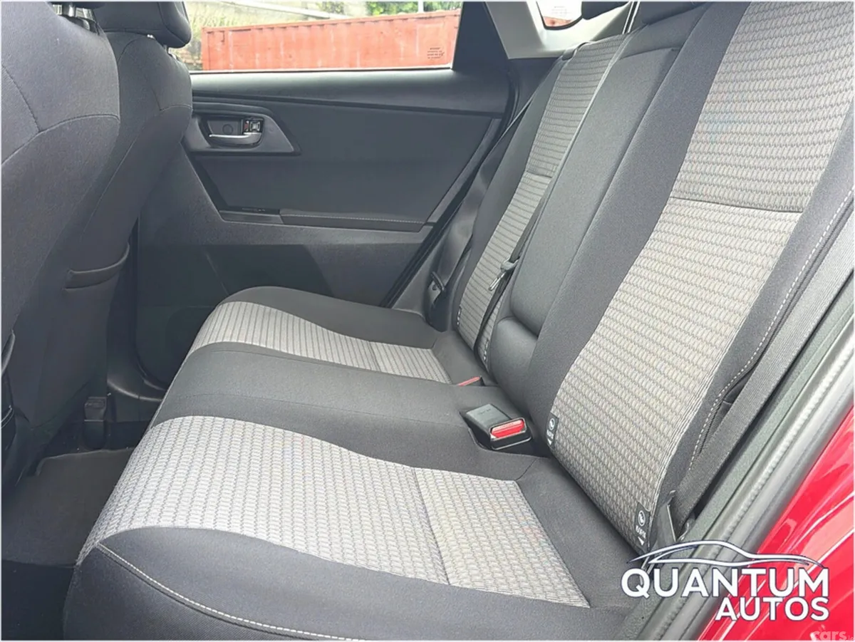 Toyota Auris Hatchback, Petrol Hybrid, 2018, Red