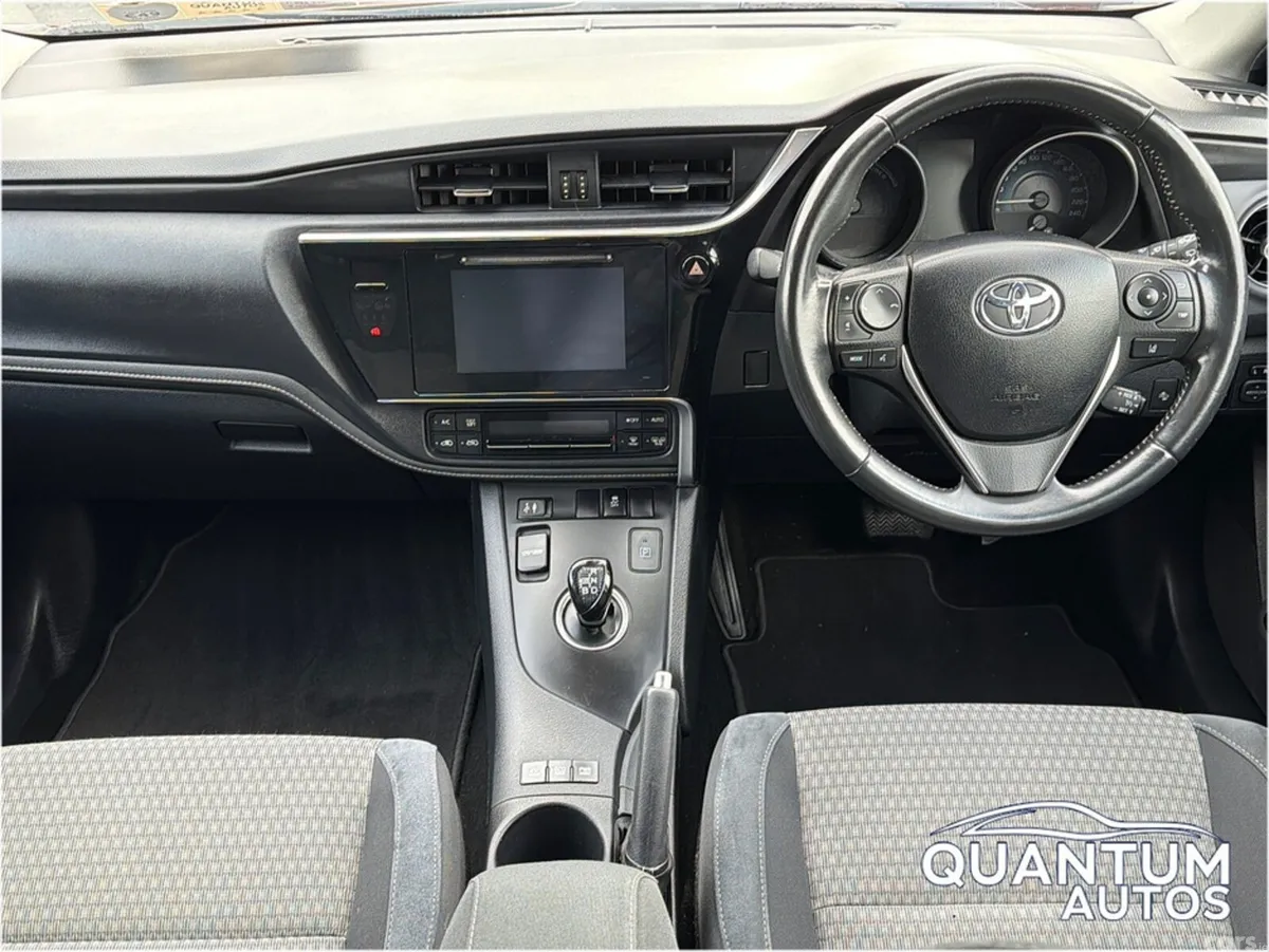 Toyota Auris Hatchback, Petrol Hybrid, 2018, Red