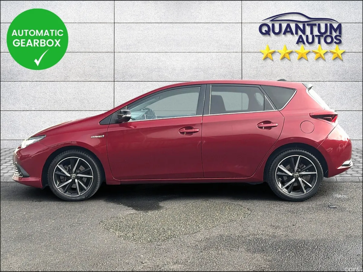 Toyota Auris Hatchback, Petrol Hybrid, 2018, Red