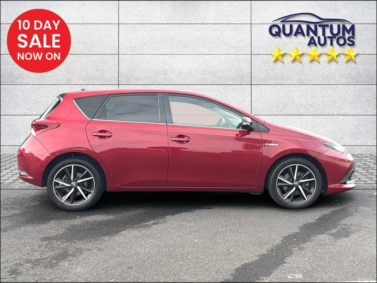 Toyota Auris Hatchback, Petrol Hybrid, 2018, Red