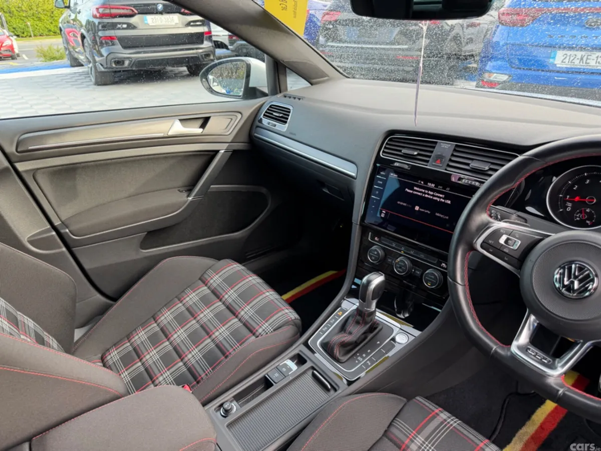 Volkswagen Golf Hatchback, Unknown, 2018, White