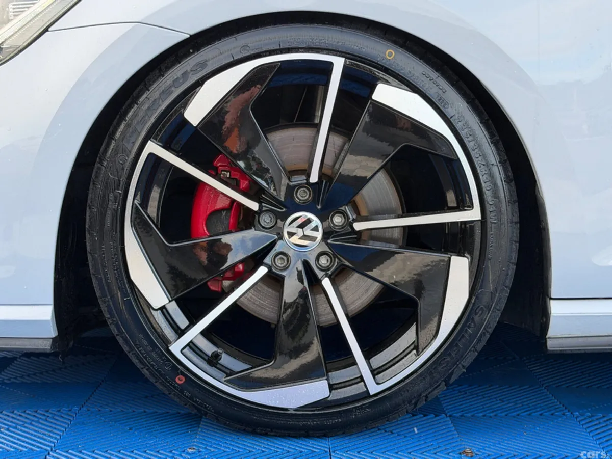 Volkswagen Golf Hatchback, Unknown, 2018, White