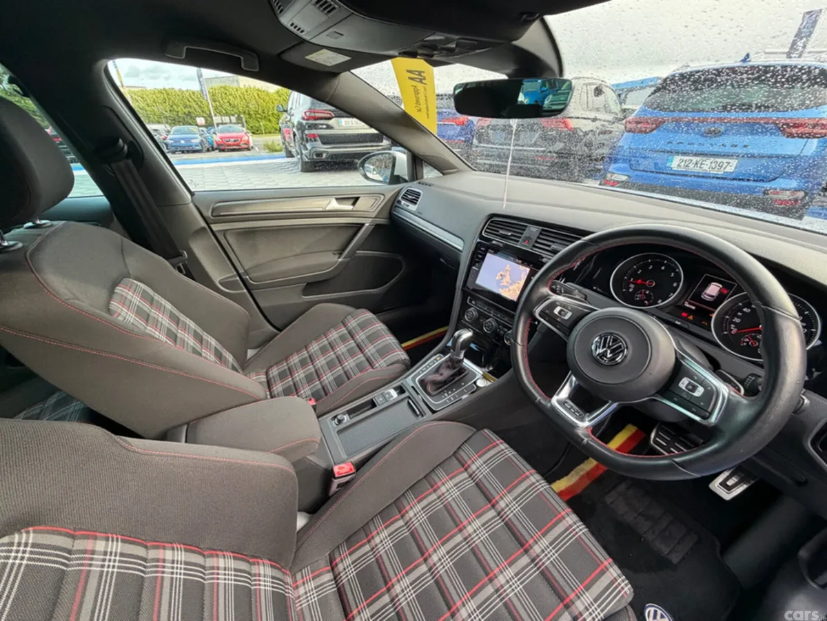 Volkswagen Golf Hatchback, Unknown, 2018, White
