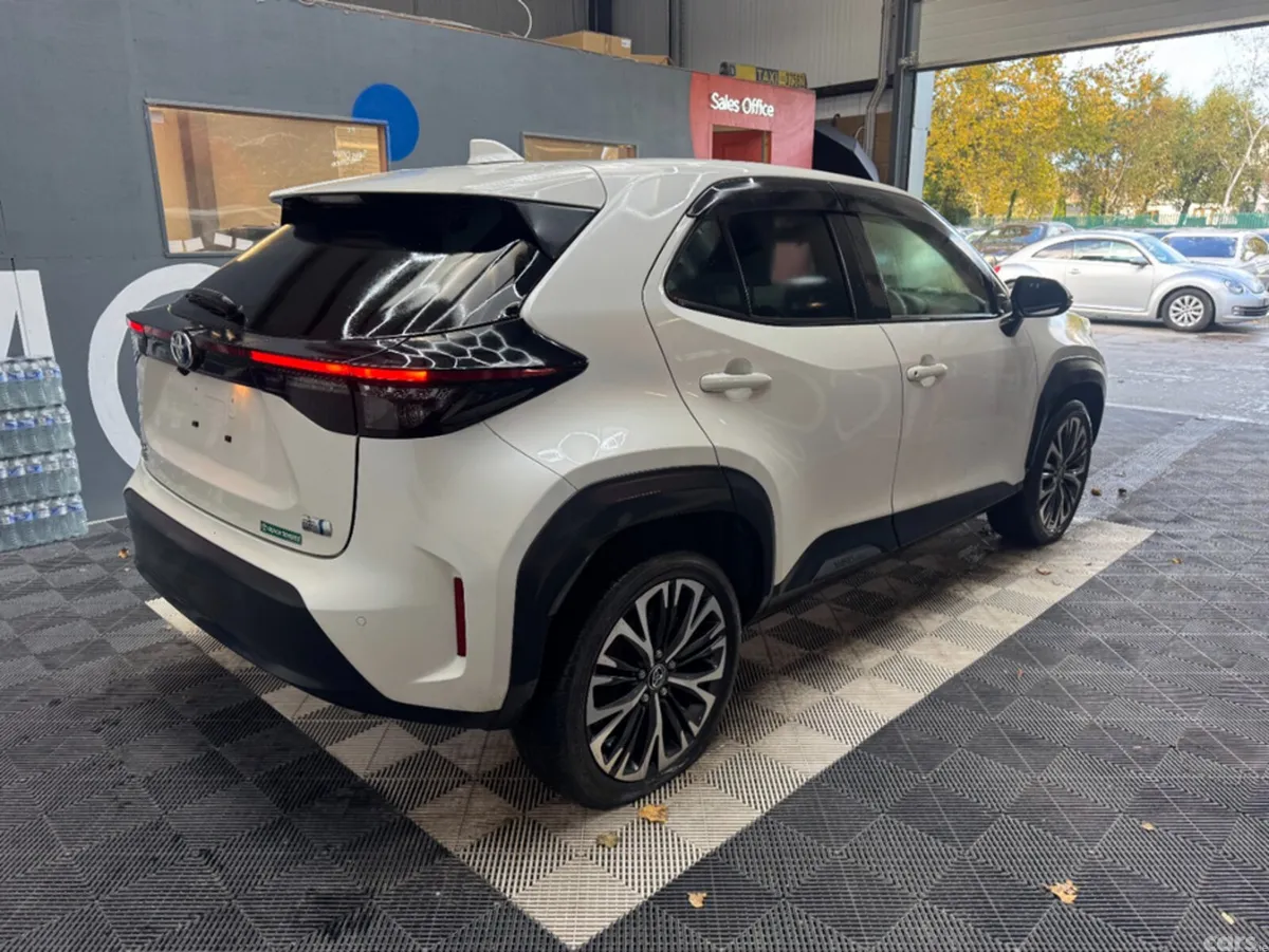 Toyota Yaris Cross SUV, Petrol Hybrid, 2021, White