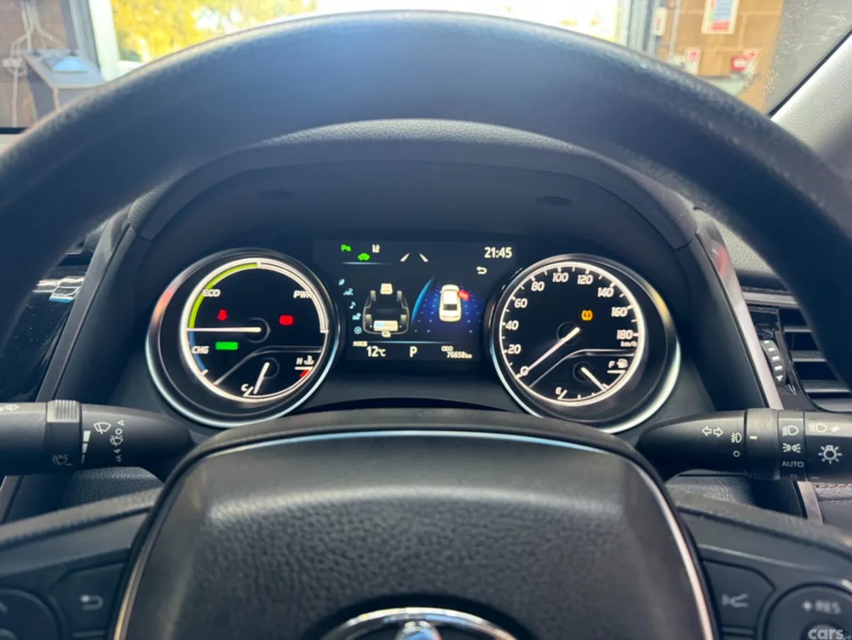 Toyota Camry Saloon, Petrol Hybrid, 2021, Silver