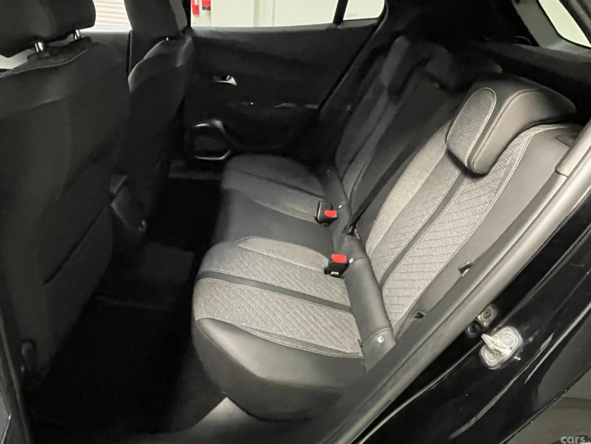 Peugeot 2008 MPV, Petrol, 2024, Black