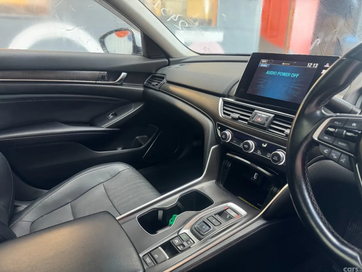 Honda Accord Saloon, Petrol Hybrid, 2020, Silver