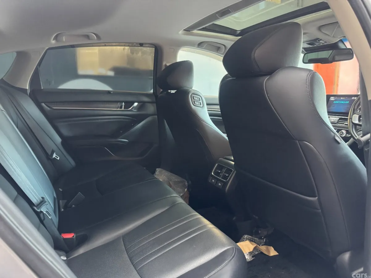 Honda Accord Saloon, Petrol Hybrid, 2020, Silver