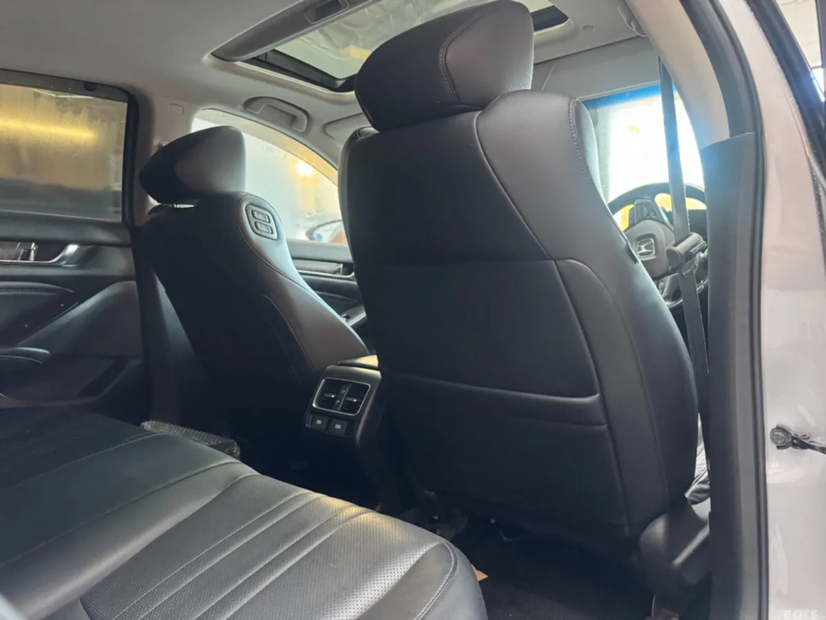 Honda Accord Saloon, Petrol Hybrid, 2020, Silver