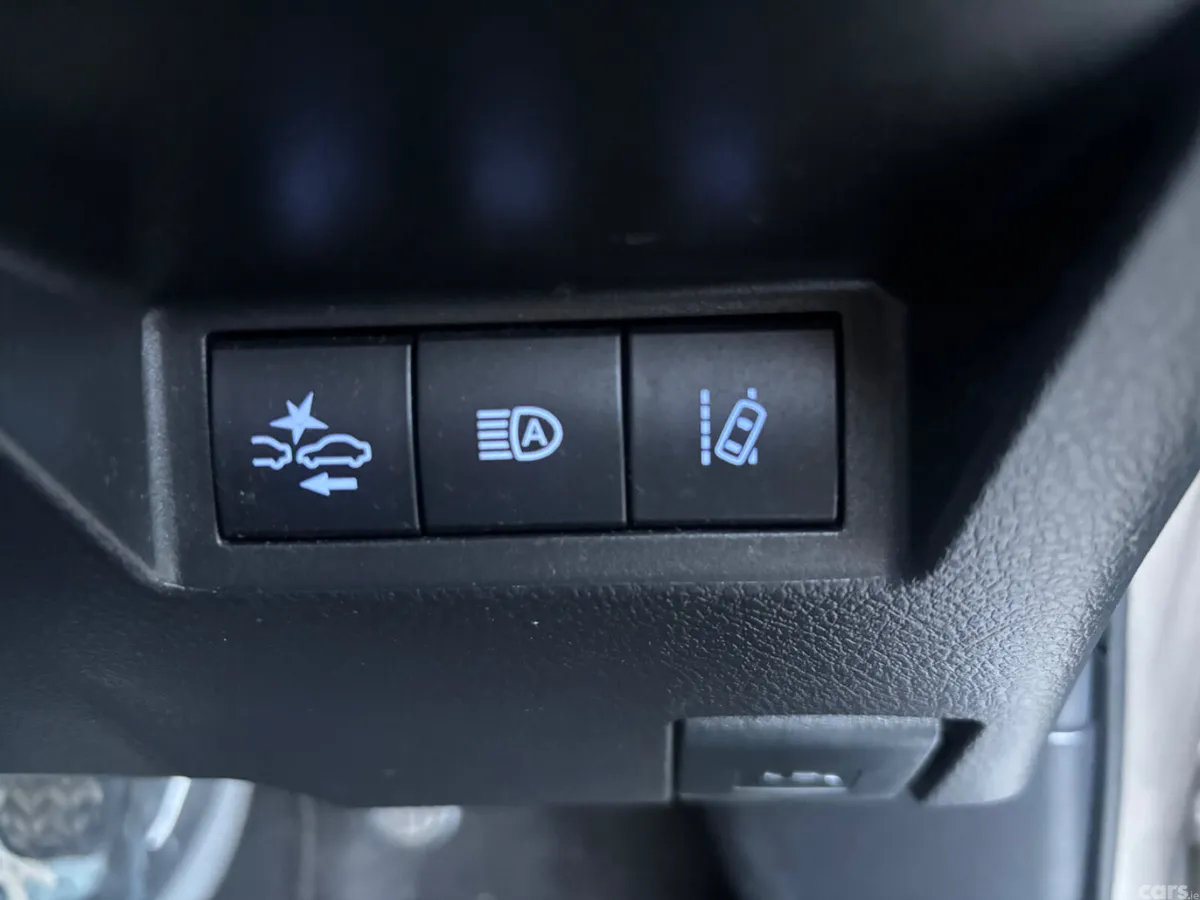 Toyota Yaris MPV, Petrol, 2019, Grey