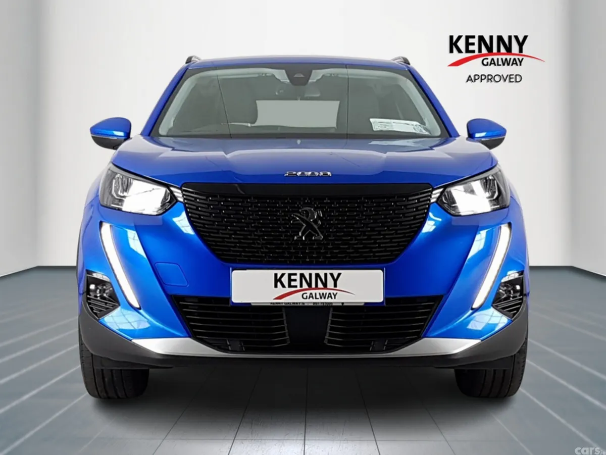 Peugeot 2008 MPV, Petrol, 2022, Blue