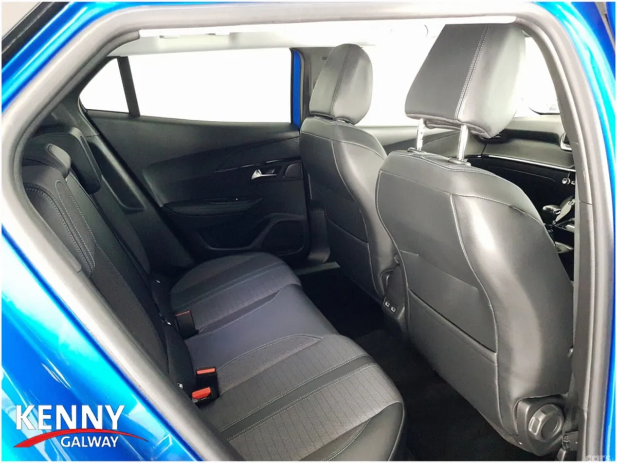 Peugeot 2008 MPV, Petrol, 2022, Blue