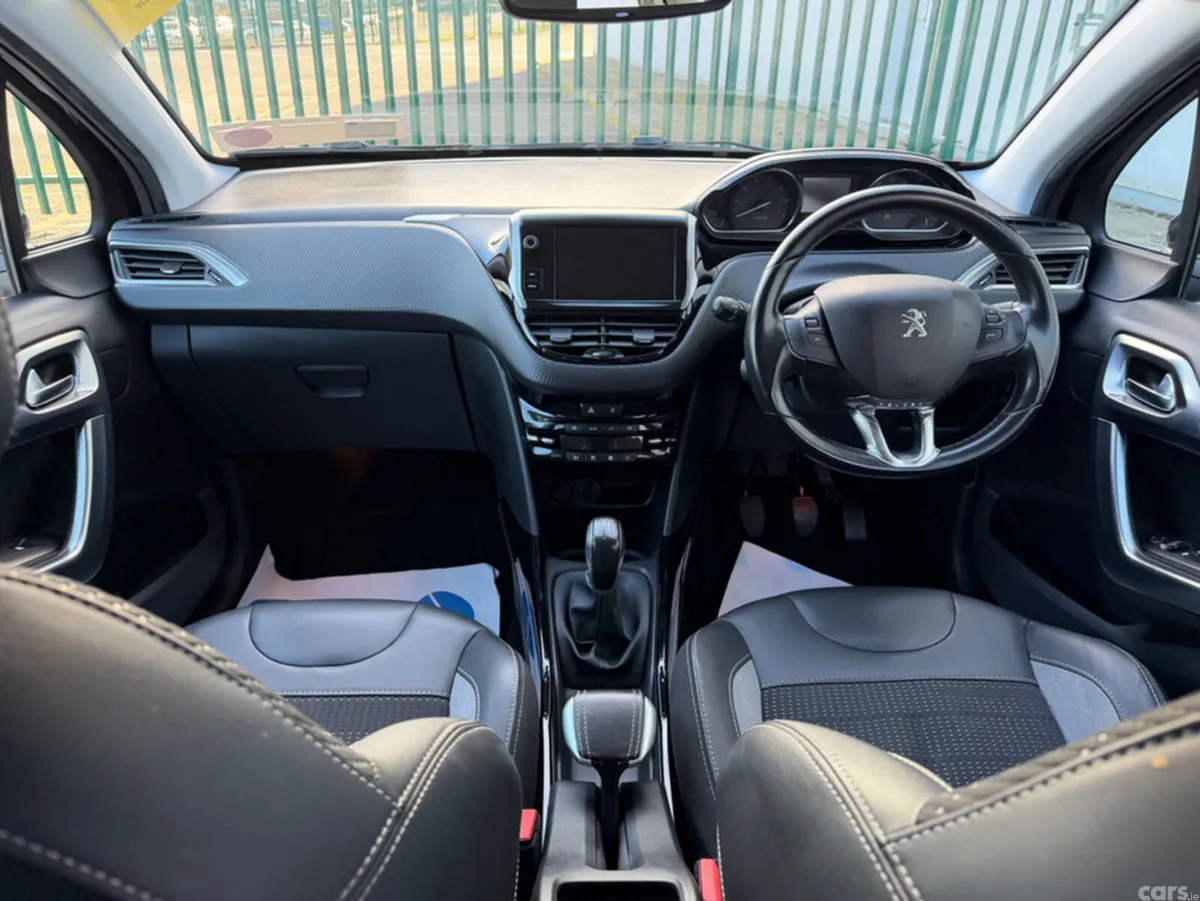 Peugeot 2008 Hatchback, Petrol, 2018, Black
