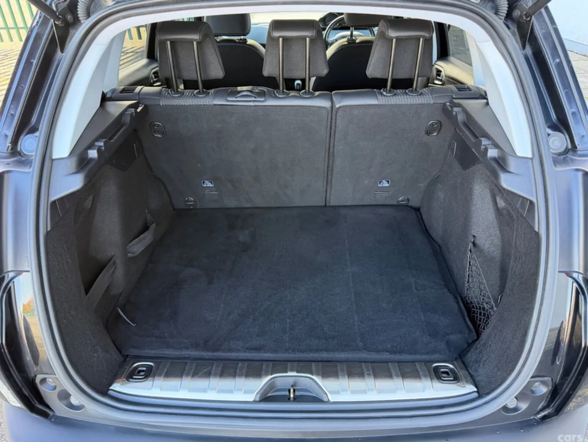 Peugeot 2008 Hatchback, Petrol, 2018, Black