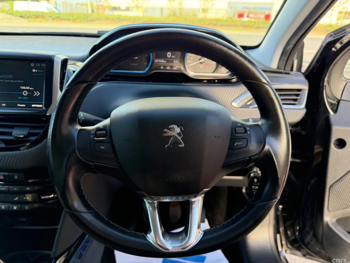 Peugeot 2008 Hatchback, Petrol, 2018, Black