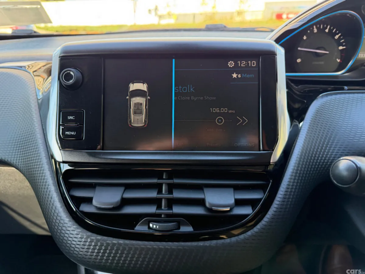 Peugeot 2008 Hatchback, Petrol, 2018, Black