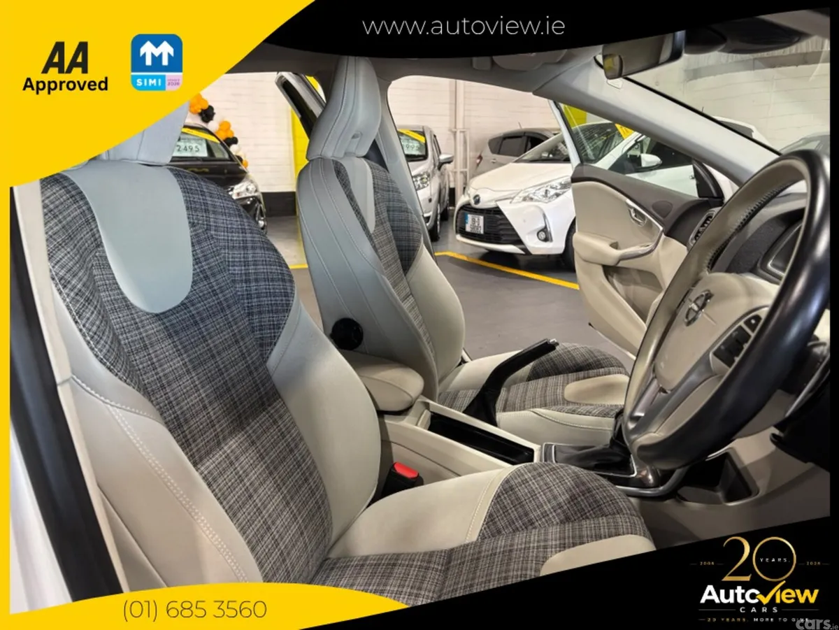 Volvo V40 Hatchback, Diesel, 2019, White