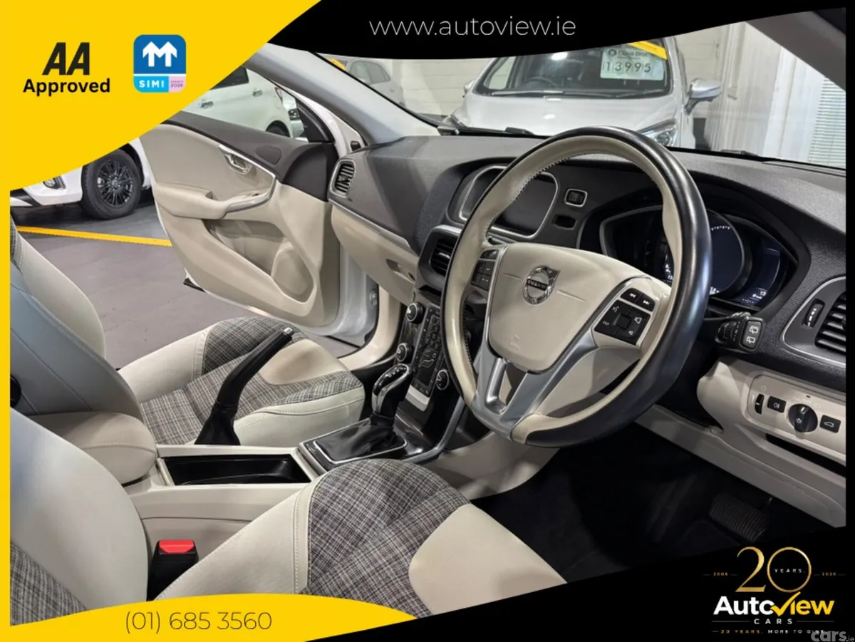 Volvo V40 Hatchback, Diesel, 2019, White