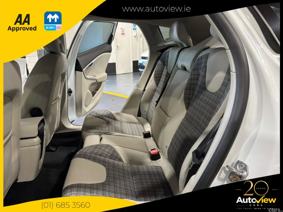 Volvo V40 Hatchback, Diesel, 2019, White
