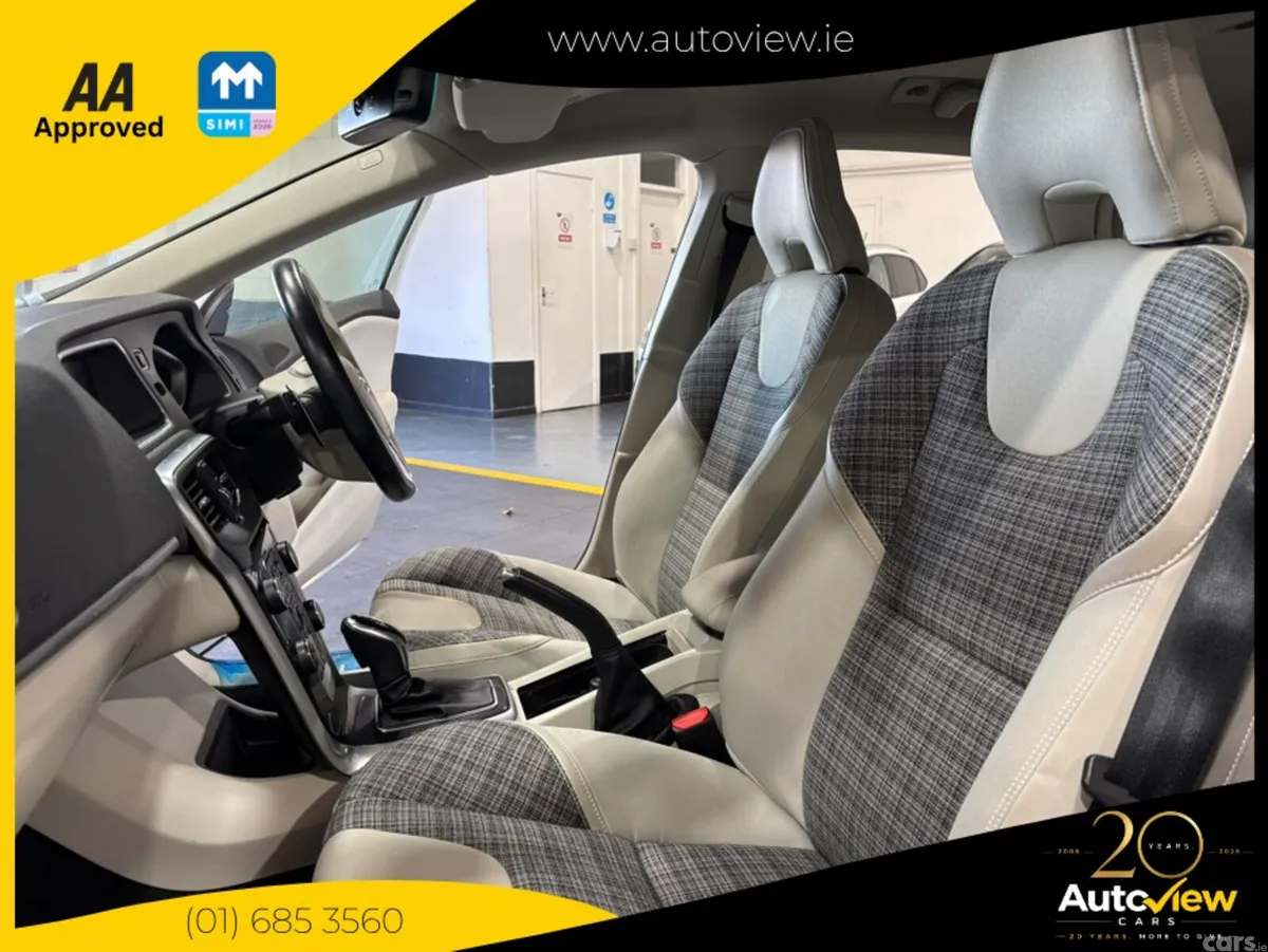 Volvo V40 Hatchback, Diesel, 2019, White