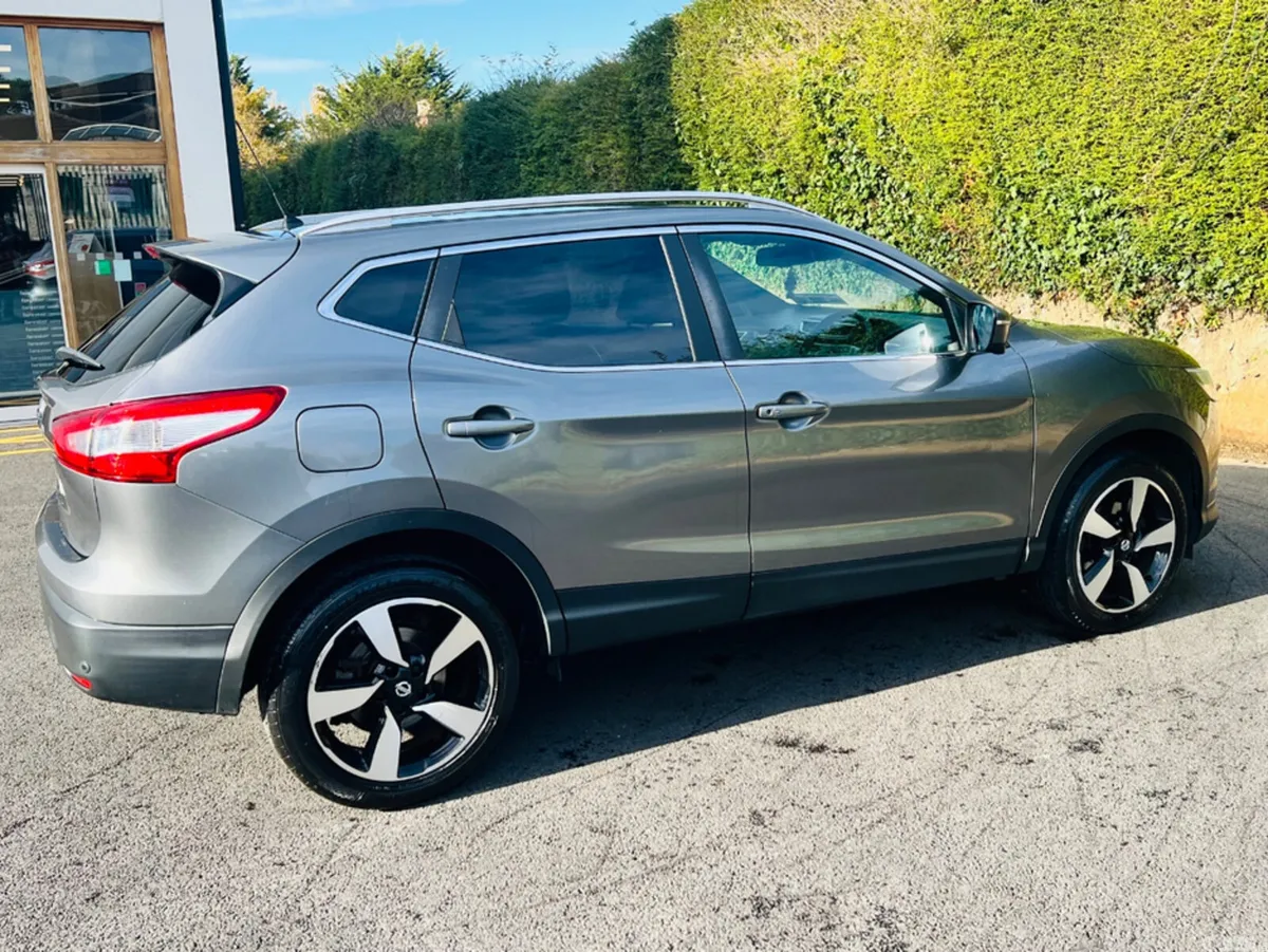 Nissan Qashqai MPV, Petrol, 2017, Grey
