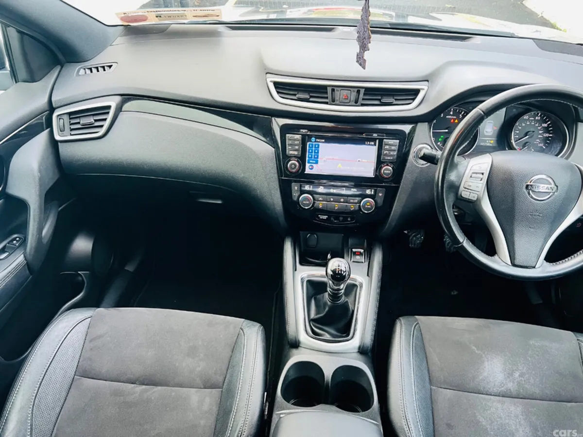 Nissan Qashqai MPV, Petrol, 2017, Grey