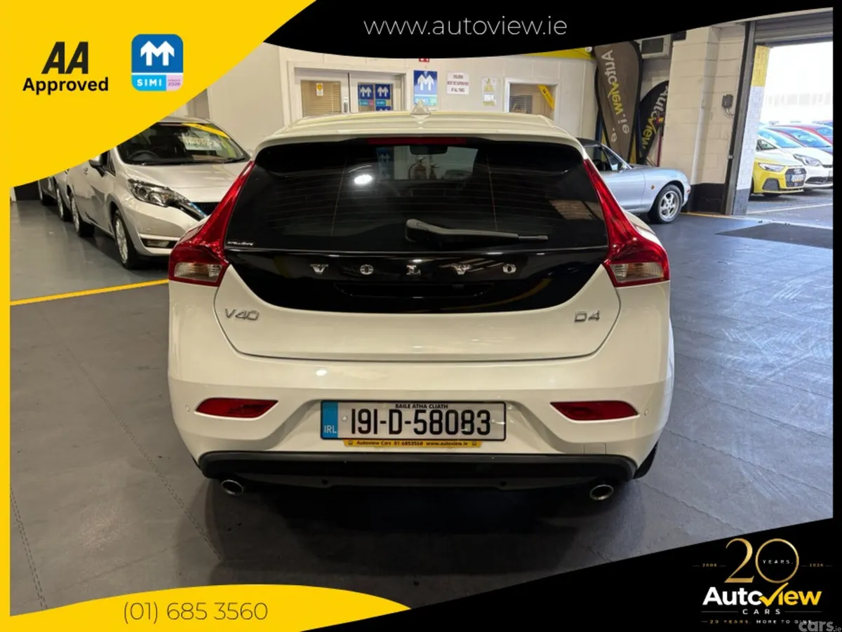 Volvo V40 Hatchback, Diesel, 2019, White