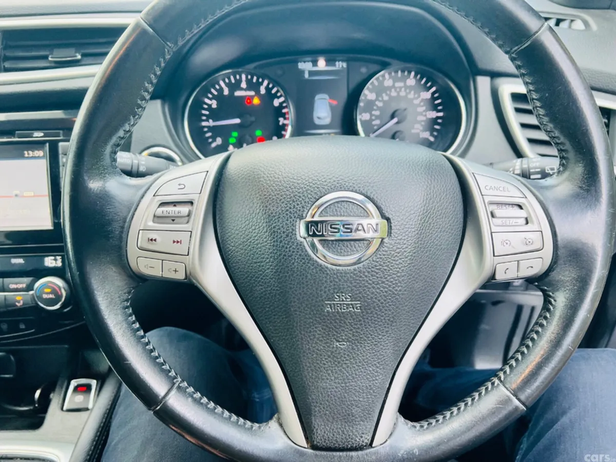 Nissan Qashqai MPV, Petrol, 2017, Grey